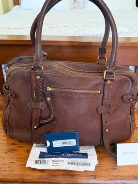 Dooney & Bourke Alto MBL07 The Kelli bag in Cognac.